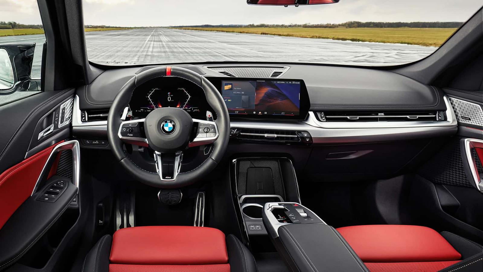 Πρεμιέρα με 300 ίππους και νέο infotainment για την BMW X1 M35i xDrive